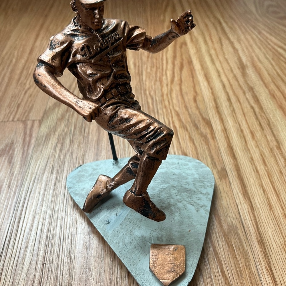 Statue - Picture 14 of 14